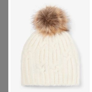 Cable Knit Pom Beanie express Hat cashmere wool sweater accessories nwt